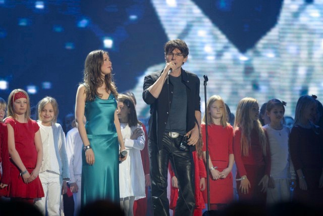 Morten Harket sings as Hayley Westenra awaits her part